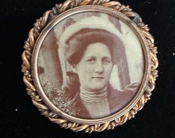 Victorian Photo Pin Lady wearing Hat