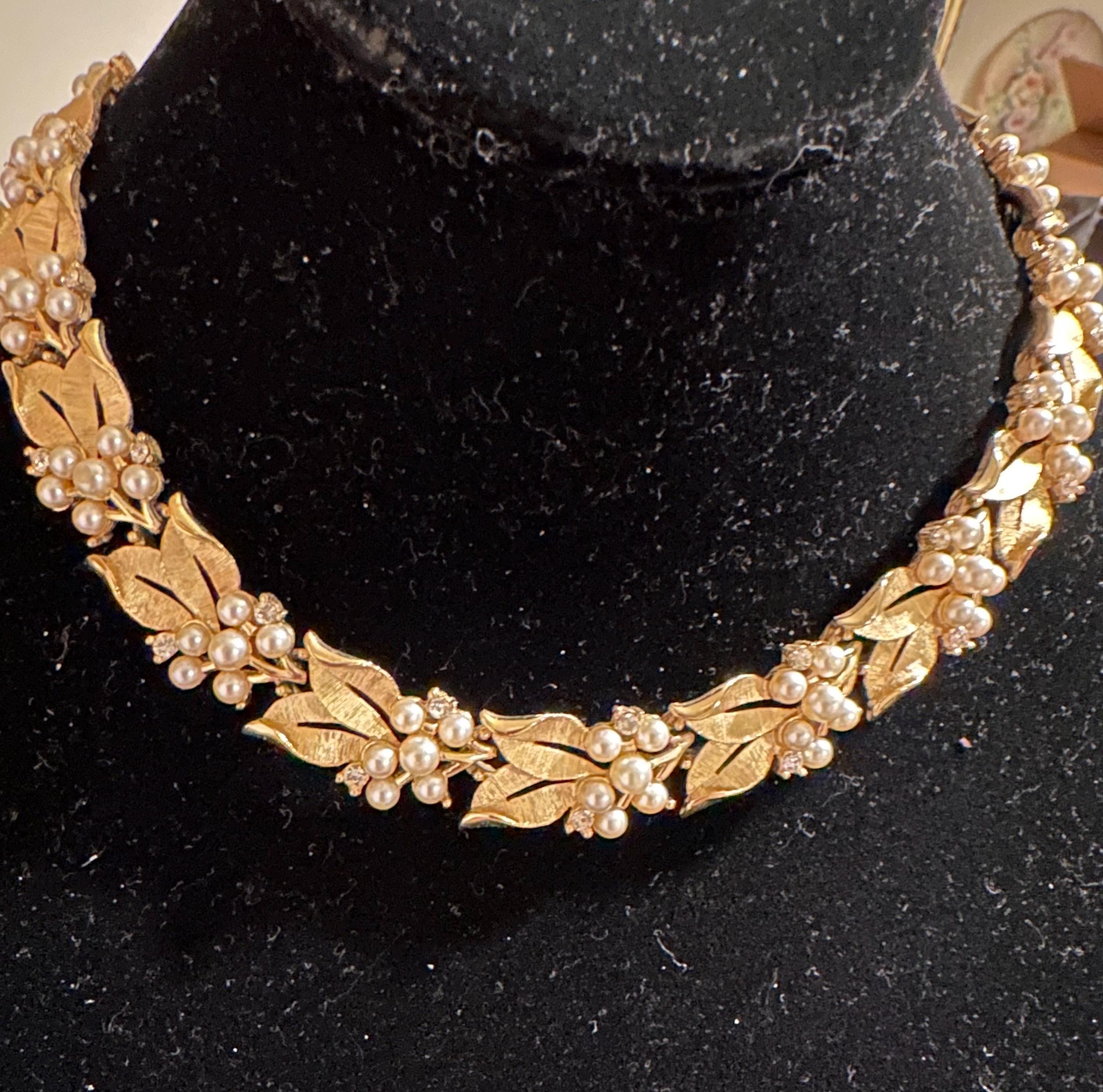 70s gold tone leaf parts × fake pearl vintage triple
