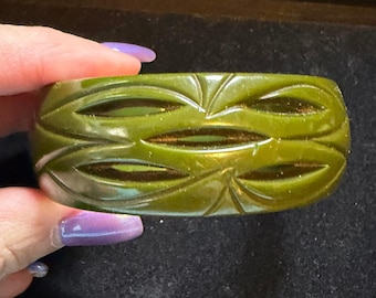 Green Carved Bakelite Bangle Bracelet