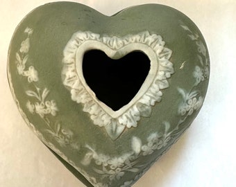 Antique Schafer & Vater Jasperware Heart Shaped Hair Receiver