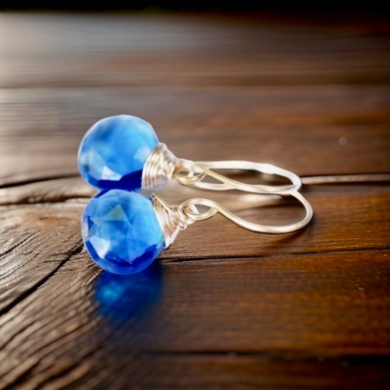 Gorgeous Topaz Blue Gemstone Dangle Earrings // Beautiful AAA Gemstones // Wire wrapped jewelry // Lovingly handmade in Hawaii // imagem 4