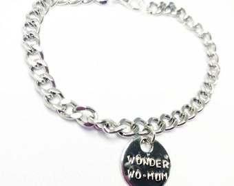 Wonder Wo•mum Necklace | Mother's Day Collection