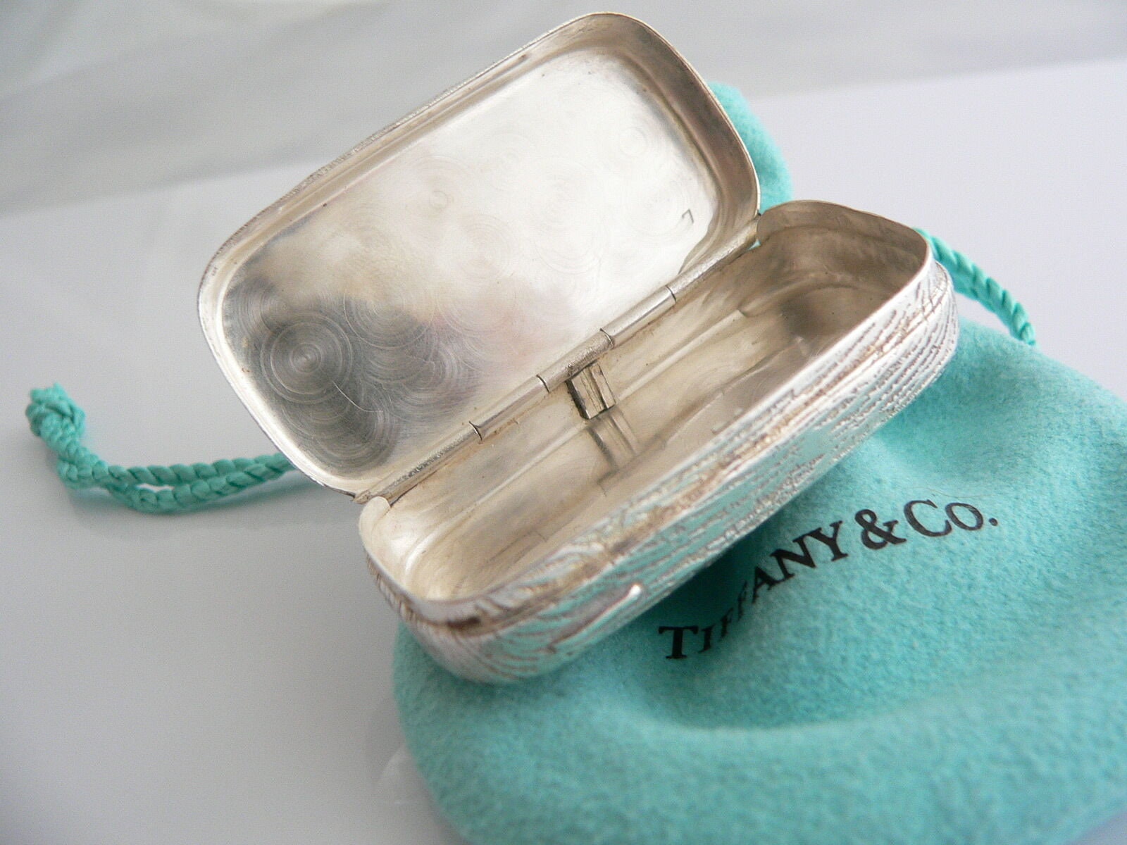 もらって 嬉しい お歳暮 ランキング Textured Wood Co & Tiffany Pill Hinge Rectangle Silver Box 小物入れ