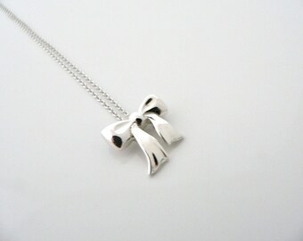 【TATIANA】(Silver925) Lovely Bright Ribbon Necklace/ 追跡送 TATIANA】(Silver925) Lovely Bright Ribbon Necklace 韓国発