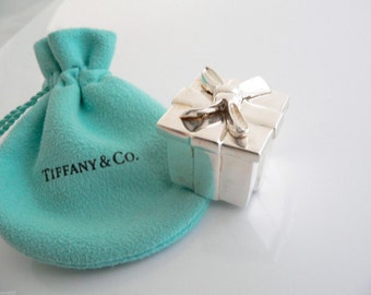 Tiffany & Co Silver Hinged Signature Ribbon Bow Gift Pill Box Case Rare Vintage Pouch