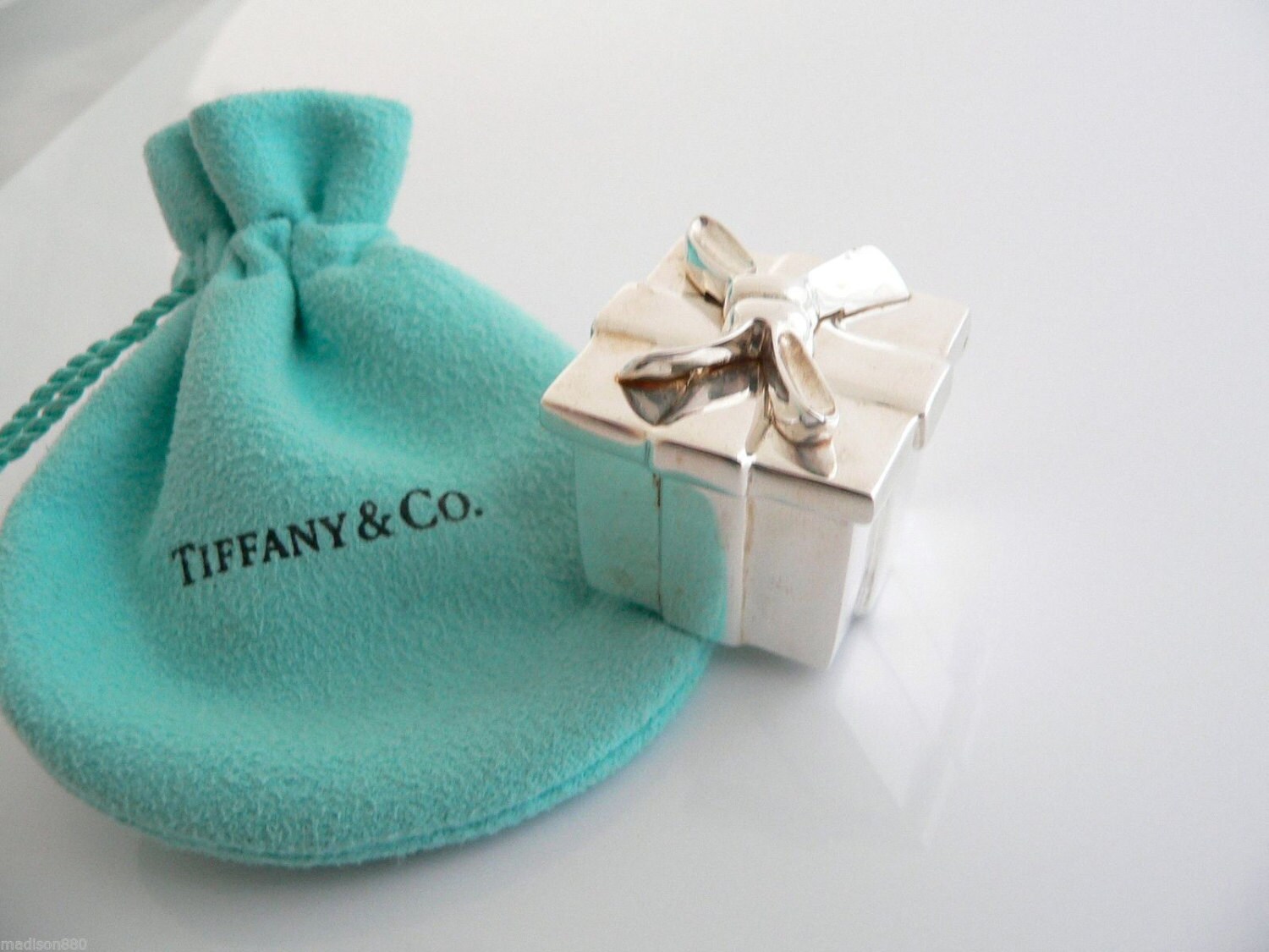 TIFFANY & CO. Jewelry Pouch + Booklet + Ribbon + Tissue + Box 3.20x3.2
