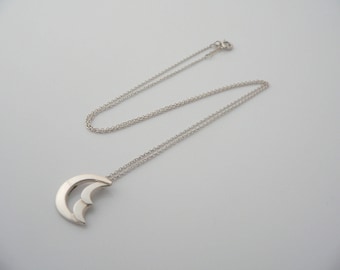 Tiffany & Co Silver Picasso Moon Necklace Pendant Charm 17.75 Inch Chain Gift Love You to the Moon and Back