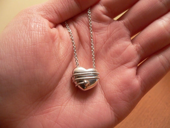 Tiffany and Co Heart Arrow Necklace Pendant Charm 18 in Chain
