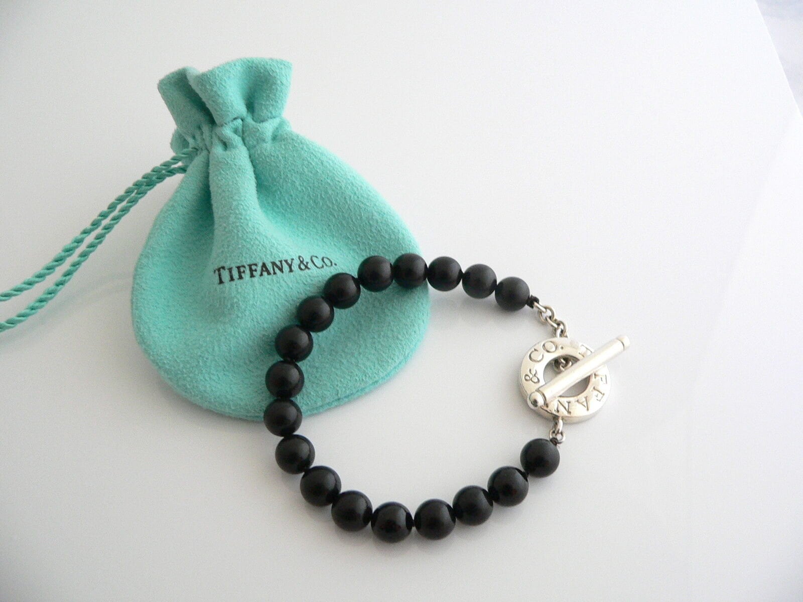 Tiffany and Co Silver Onyx Bead Toggle Bracelet Bangle Gift Tiffany and Co Silver Onyx Bead Toggle Bracelet Bangle Gift