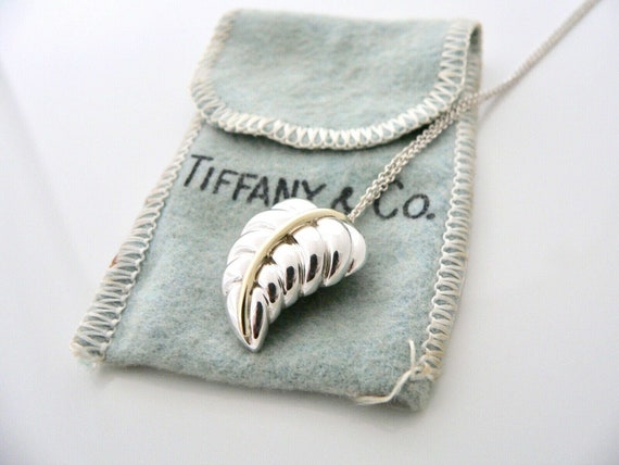 Tiffany and co leaf necklace discount