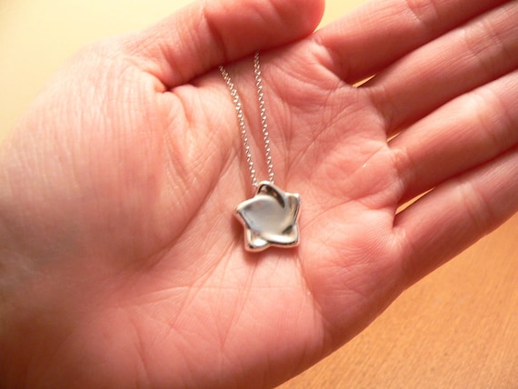 Tiffany and Co Peretti Star Necklace Pendant Charm Chain Rare
