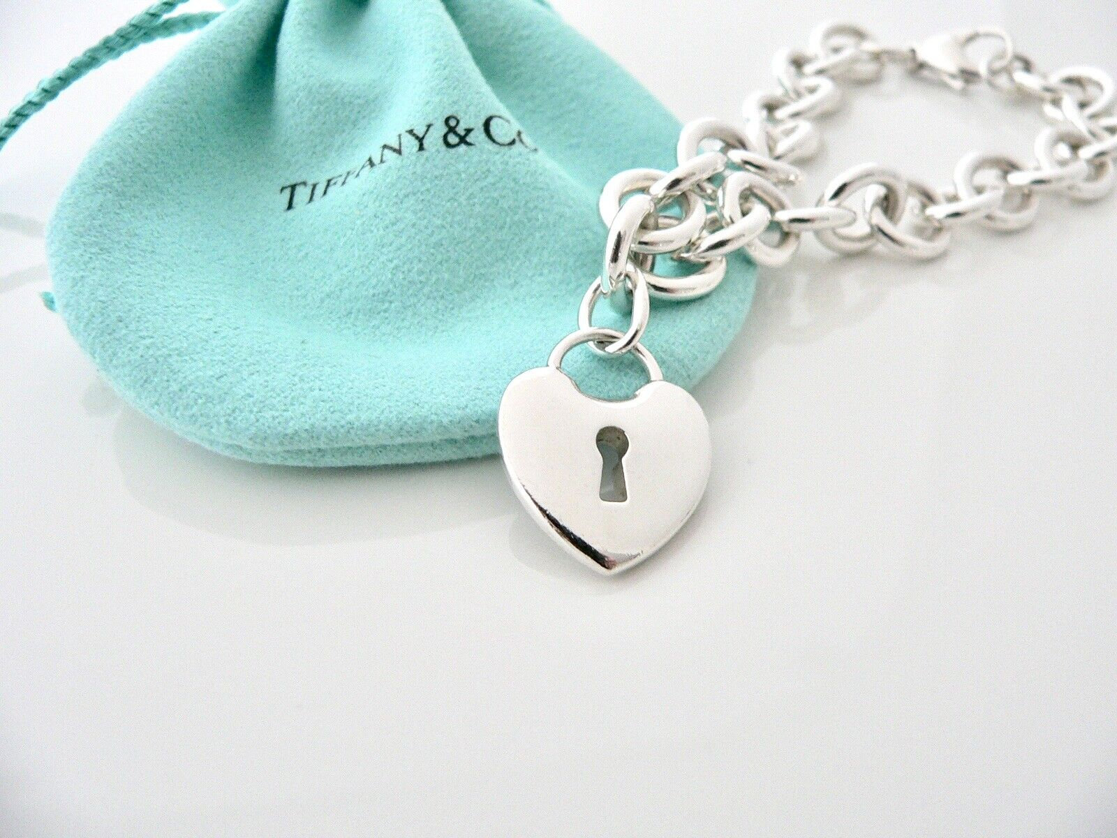 Tiffany & Co Heart Bracelet Keyhole Charm Bangle Link 7.7 in