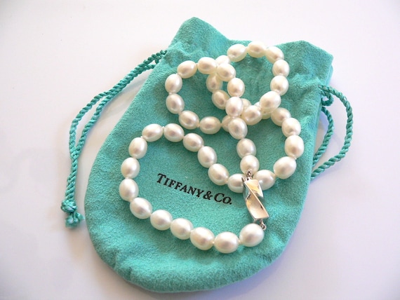 Tiffany pearl shop necklace uk