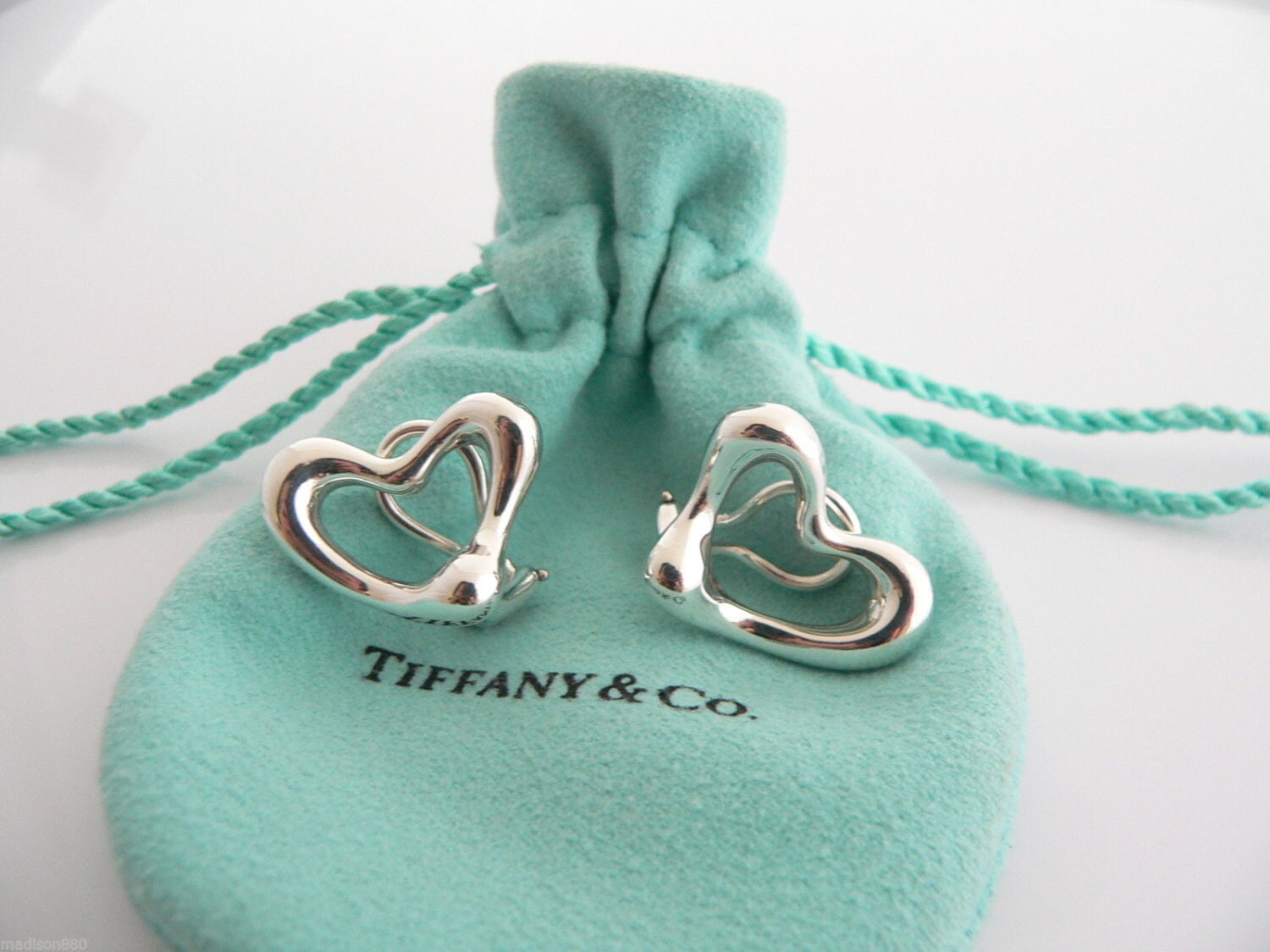 ☆人気☆【TATIANA】☆Witty Cubic Heart One-Touch Earrin.g☆ Designer fashion, Seoul-fully created | W Concept