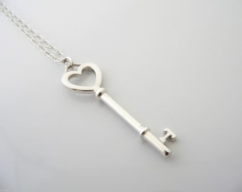 Tiffany & Co Sterling Silver Large Heart Key Love Necklace Pendant Charm Oval Link 18 Inch Chain