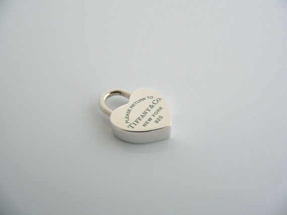 Tiffany & Co. ハート型チャーム RETURN TO PEACE Return to Tiffany® Heart Tag Charm in Silver, Medium