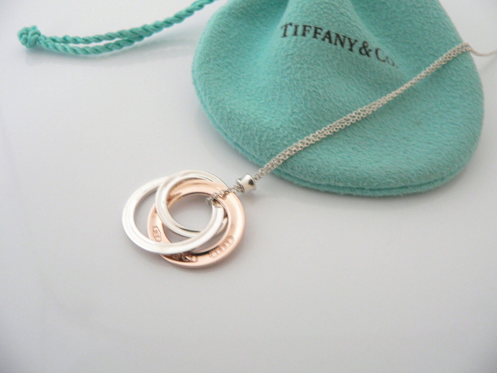 Tiffany And Co Interlocking Circles Necklace Pendant 17 OR 18 Inch Silver  Rubedo Metal Gift Pouch Love Birthday Anniversary