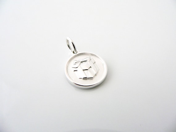 Tiffany & Co Silver Gift Box Round Charm Pendant Excellent Love Gift for Yourself Anniversary Christmas Birthday Present