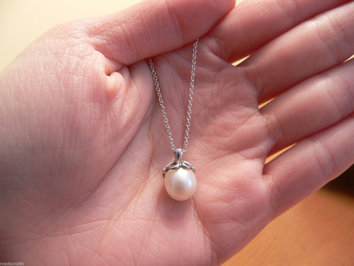 Single pearl necklace tiffany deals