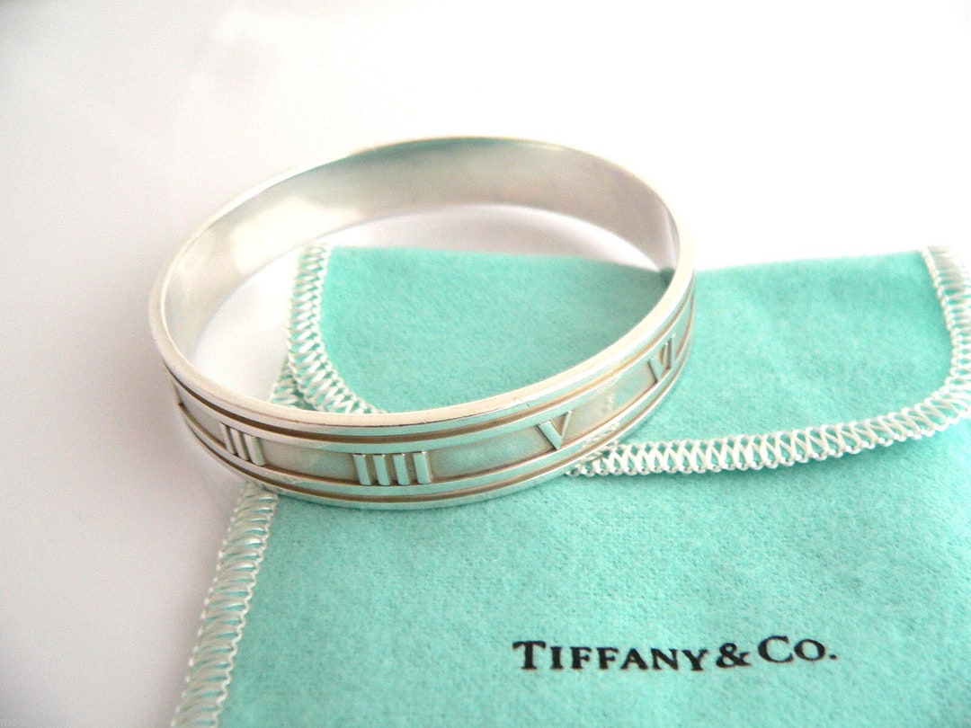 Tiffany & Co. 18k Yellow Gold Atlas Roman Numeral Bangle Bracelet –  Engagement Corner