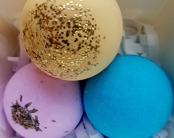 Gift Set of 3 Bath Bombs in a noodle style box, Heaven Scented bath bombs for stocking fillers,  UK bath bomb, ladies bath bombs gift