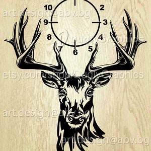 以下が含まれることがあります： 鹿の頭部のシルエットで、黒と白で描かれています。角の真ん中に時計の文字盤があります。時計の文字盤には、縁に1から12までの数字が書かれています。