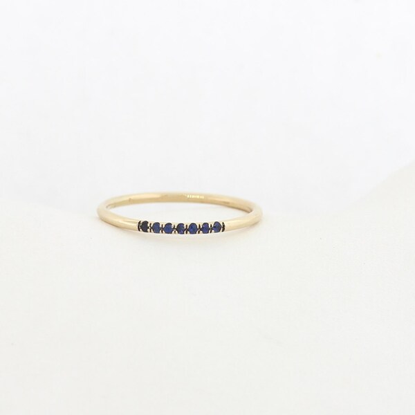 14K Yellow Sapphire Wedding Band Set With Blue Sapphires, Blue Sapphire Wedding Bands, 14K Blue Sapphire Band, Sapphire Stackable Rings
