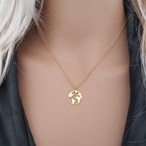 Collier globe, collier terre, pendentif globe en or, collier carte du monde, collier du monde en argent sterling, collier Wanderlust, cadeaux pour elle