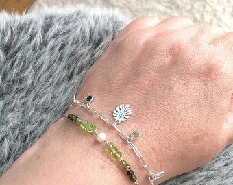 Bracelet feuille de Monstera en argent sterling, bracelet à breloques minimaliste, cadeau d'anniversaire pour elle, bracelet de demoiselle d'honneur, bracelet feuille réglable