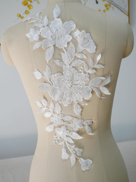wedding dress accessories lace How to Accessorise a Lace Wedding Dress