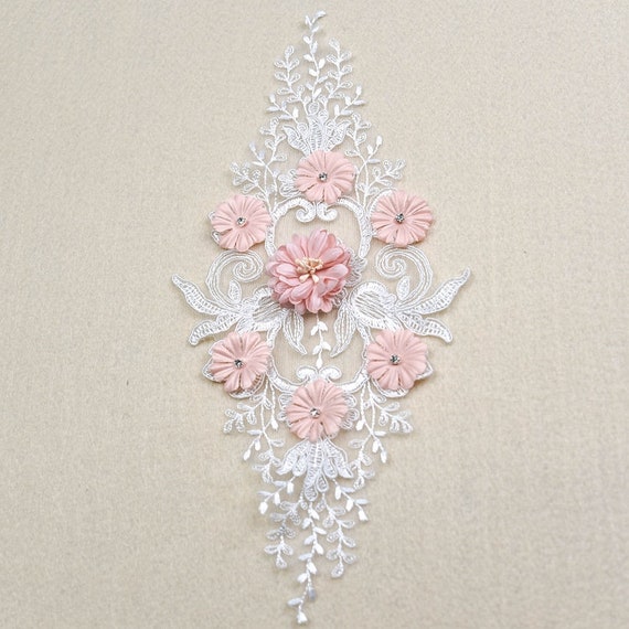 3Dピンクの花の超高級レースアップリケ花柄絶妙なウェディングドレス 3Dピンクの花の超高級レースアップリケ花柄絶妙なウェディングドレス