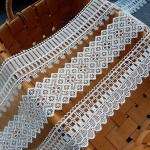 High quality openwork  Venetian lace trim, white lace trim, wedding garter trim lace, lace necklace