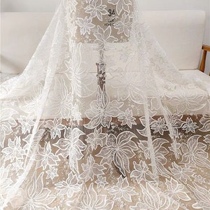 Lace Fabric Off White Tulle Flower Sequin Beaded Floral Floral Embroidery for Bridal Wedding Headband Veil Lace 51&quot; width High Quality