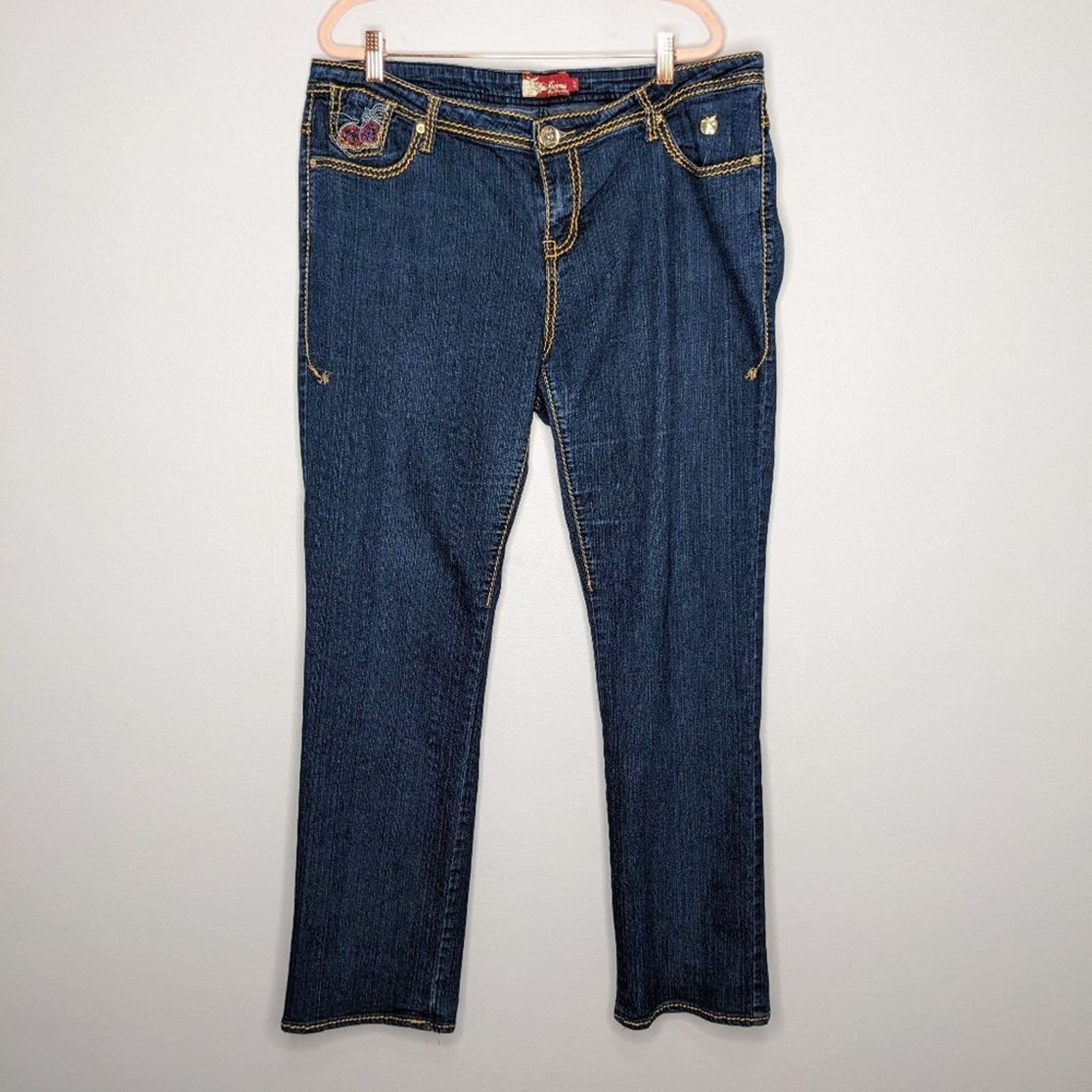 Apple Bottom Vintage Jeans Y2K Dark Wash Embellished Pockets Apple Bottom Vintage Jeans Y2K Dark Wash Embellished Pockets
