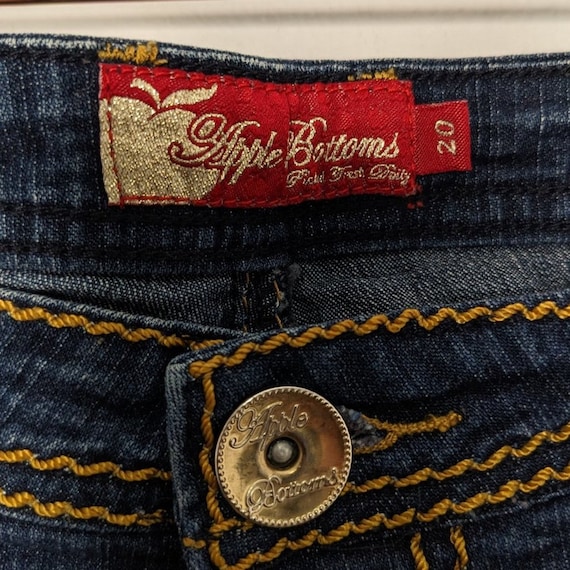 Apple Bottom Vintage Jeans Y2K Dark Wash Embellished Pockets Apple Bottom Vintage Jeans Y2K Dark Wash Embellished Pockets