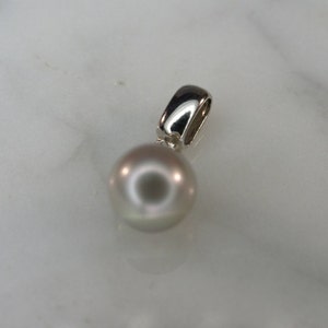 14K White Gold and Cultured Gray Pearl Pendant
