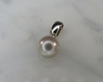 14K White Gold and Cultured Gray Pearl Pendant