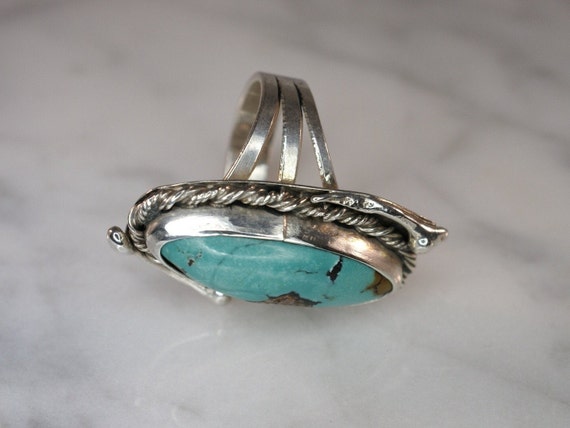 Navajo Style Sterling Silver and Turquoise Ring - image 6