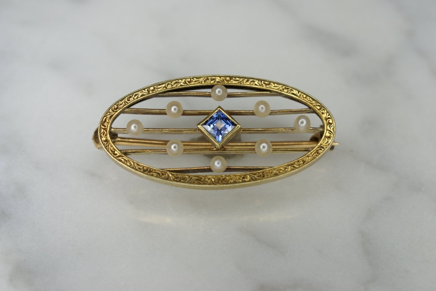 il_fullxfull.6915016008_dejh.jpg 14ct gold, sapphire and pearl pin, vintage display picture 1