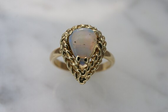 14k Yellow Gold and Opal Ring - image 3