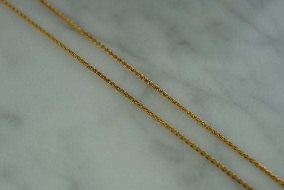 14K Yellow Gold Wheat Weave Chain Necklace with L… - image 5