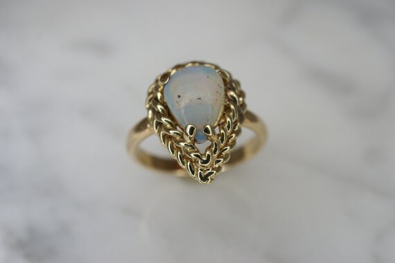 14k Yellow Gold and Opal Ring - image 4