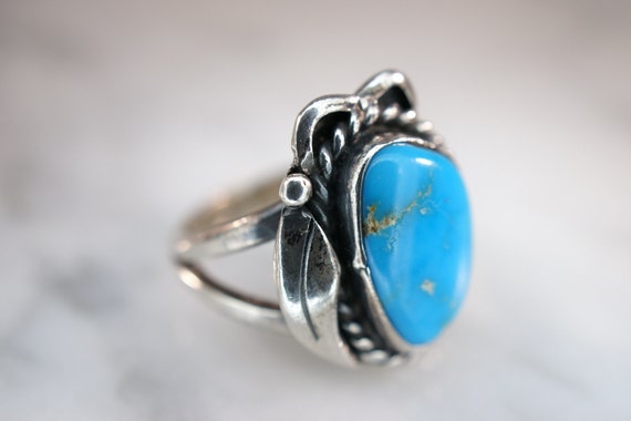 Navajo Style Sterling Silver and Turquoise Ring - image 3