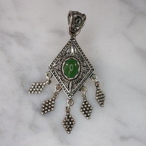 DGS 925 Sterling Silver Filigree Fringe Chrysoprase Agate Pendant