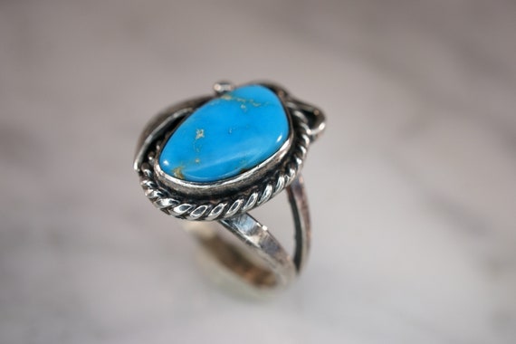 Navajo Style Sterling Silver and Turquoise Ring - image 6