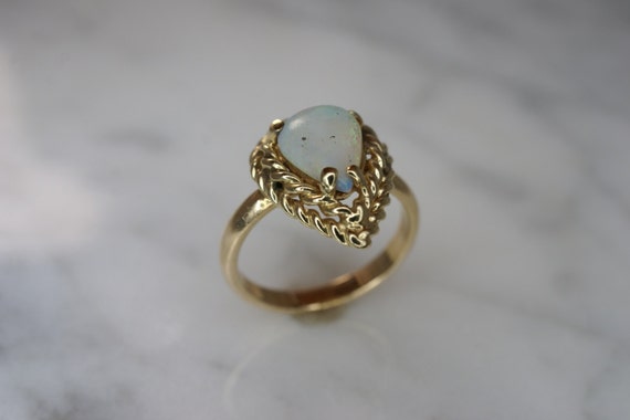 14k Yellow Gold and Opal Ring - image 5