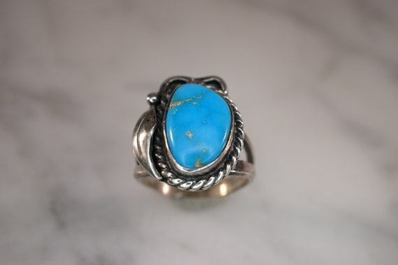 Navajo Style Sterling Silver and Turquoise Ring - image 5