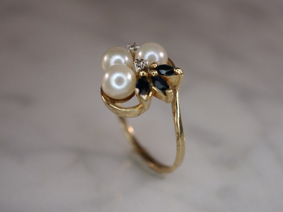 10K Yellow Gold Pearl, Sapphire, and Diamond Ring - image 7