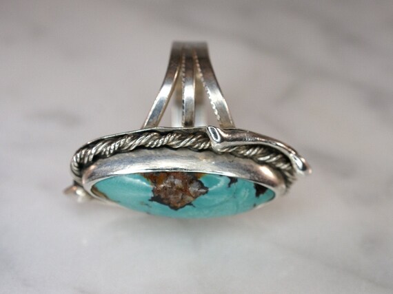 Navajo Style Sterling Silver and Turquoise Ring - image 5