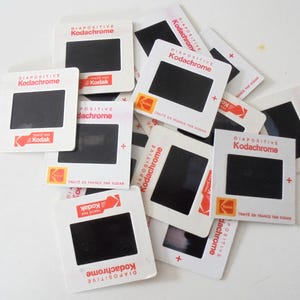 Stare slajdy Kodachrome do kolekcji hobbystycznej i rzemieślniczej, sprzedawane w opakowaniach po 10 sztuk